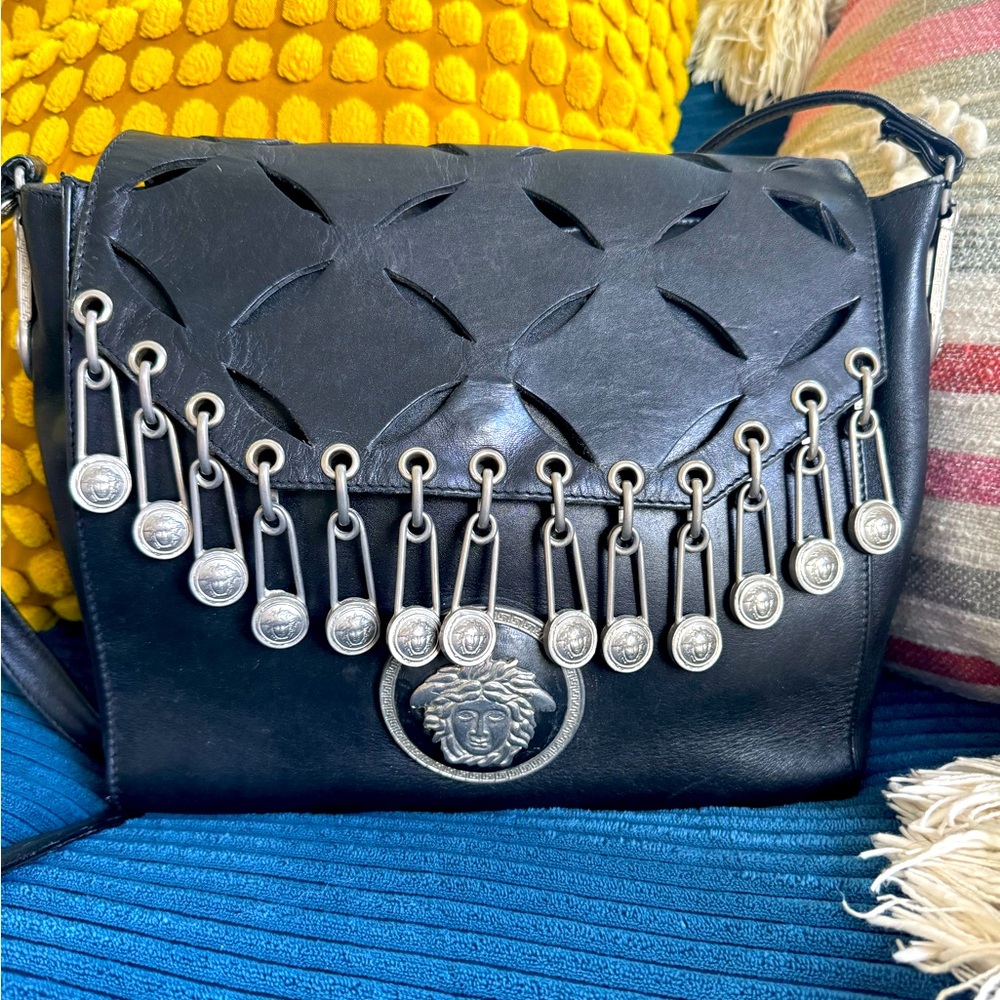 Rare GIANNI VERSACE ATELIER COUTURE Medusa 🧷 Safety Pin Collectors Handbag